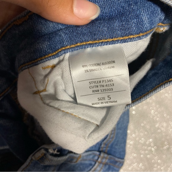 2/$50 Fashion Nova Mid-Wash Blue Boyfriend Mom Jeans Size 5 - Picture 7 of 7